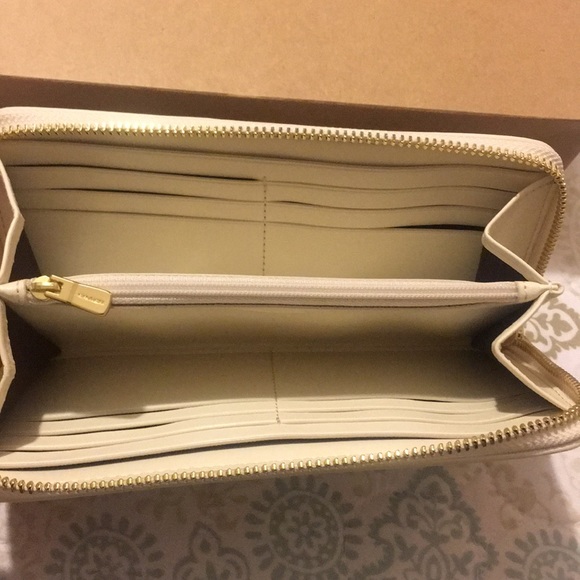 New Coach Wallet - Picture 3 of 4